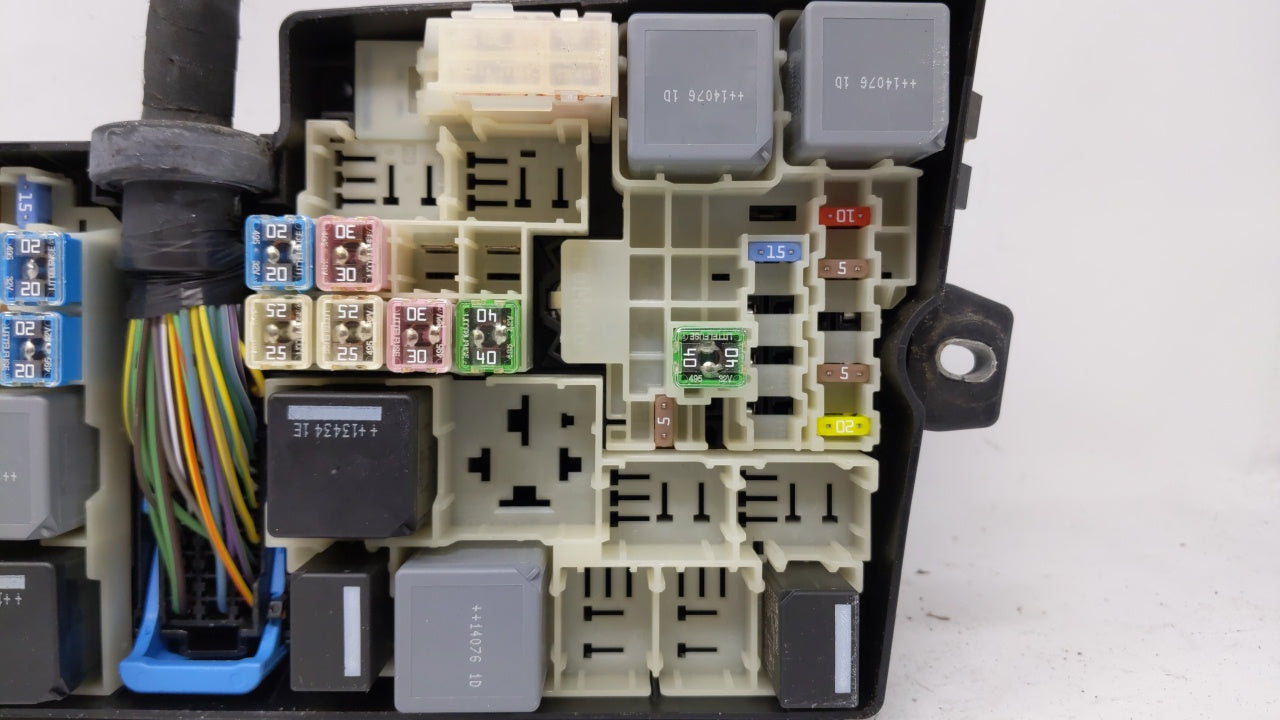 2015 Ford Focus Fusebox Fuse Box Panel Relay Module P/N:AV6T-14A067-AD Fits OEM Used Auto Parts - Oemusedautoparts1.com