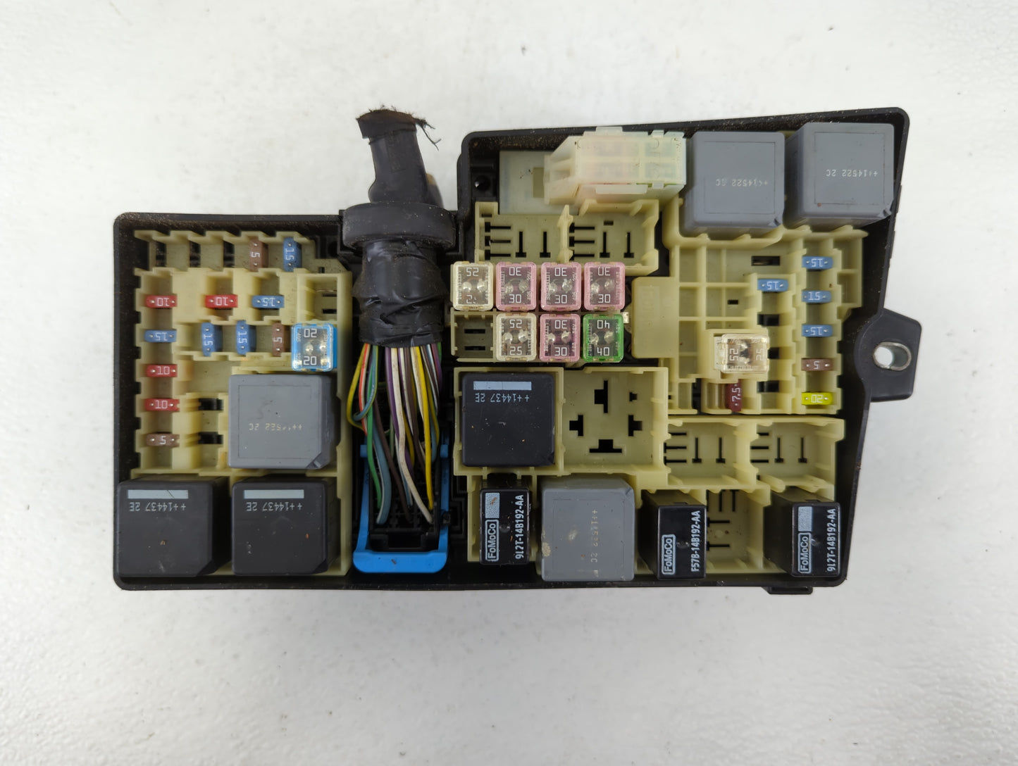 2015 Ford Focus Fusebox Fuse Box Panel Relay Module P/N:E02345500 AV6T-14A067-AD Fits OEM Used Auto Parts - Oemusedautoparts