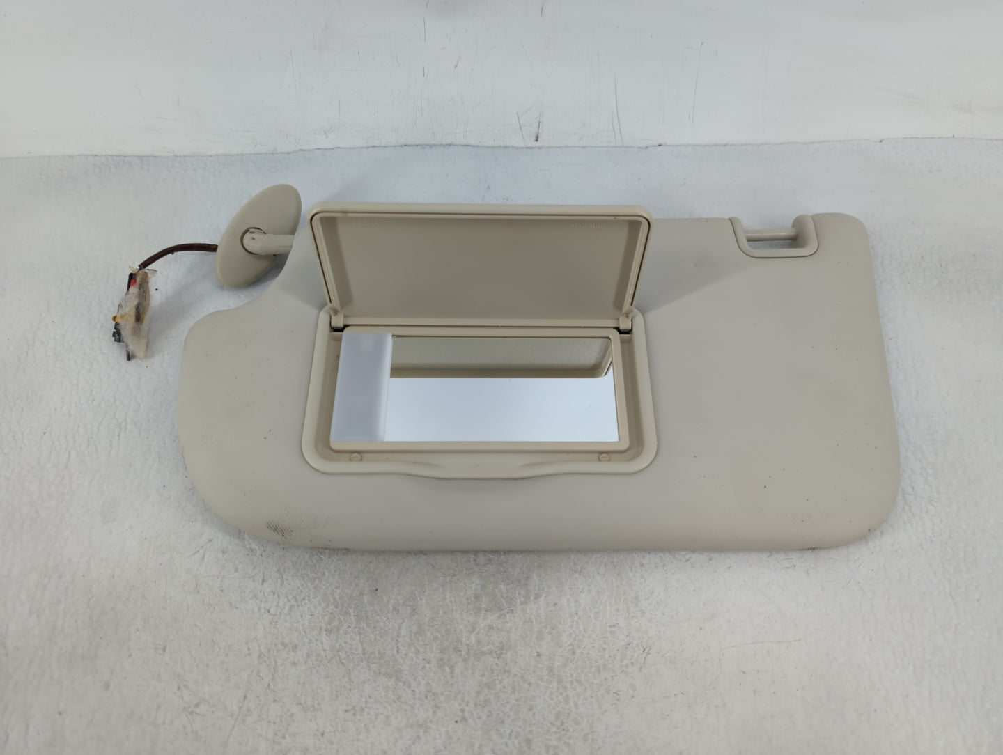 2013-2018 Ford Focus Sun Visor Shade Replacement Driver Left Mirror Fits Fits 2013 2014 2015 2016 2017 2018 OEM Used Auto Pa