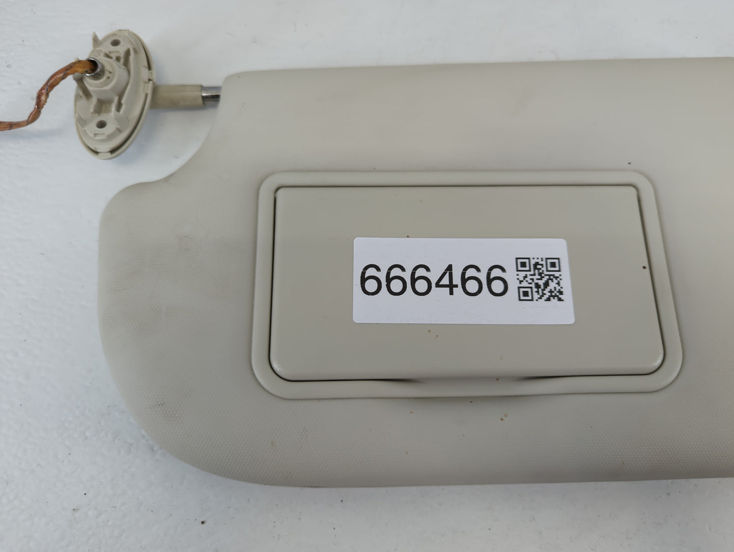 2013-2018 Ford Focus Sun Visor Shade Replacement Driver Left Mirror Fits Fits 2013 2014 2015 2016 2017 2018 OEM Used Auto Pa