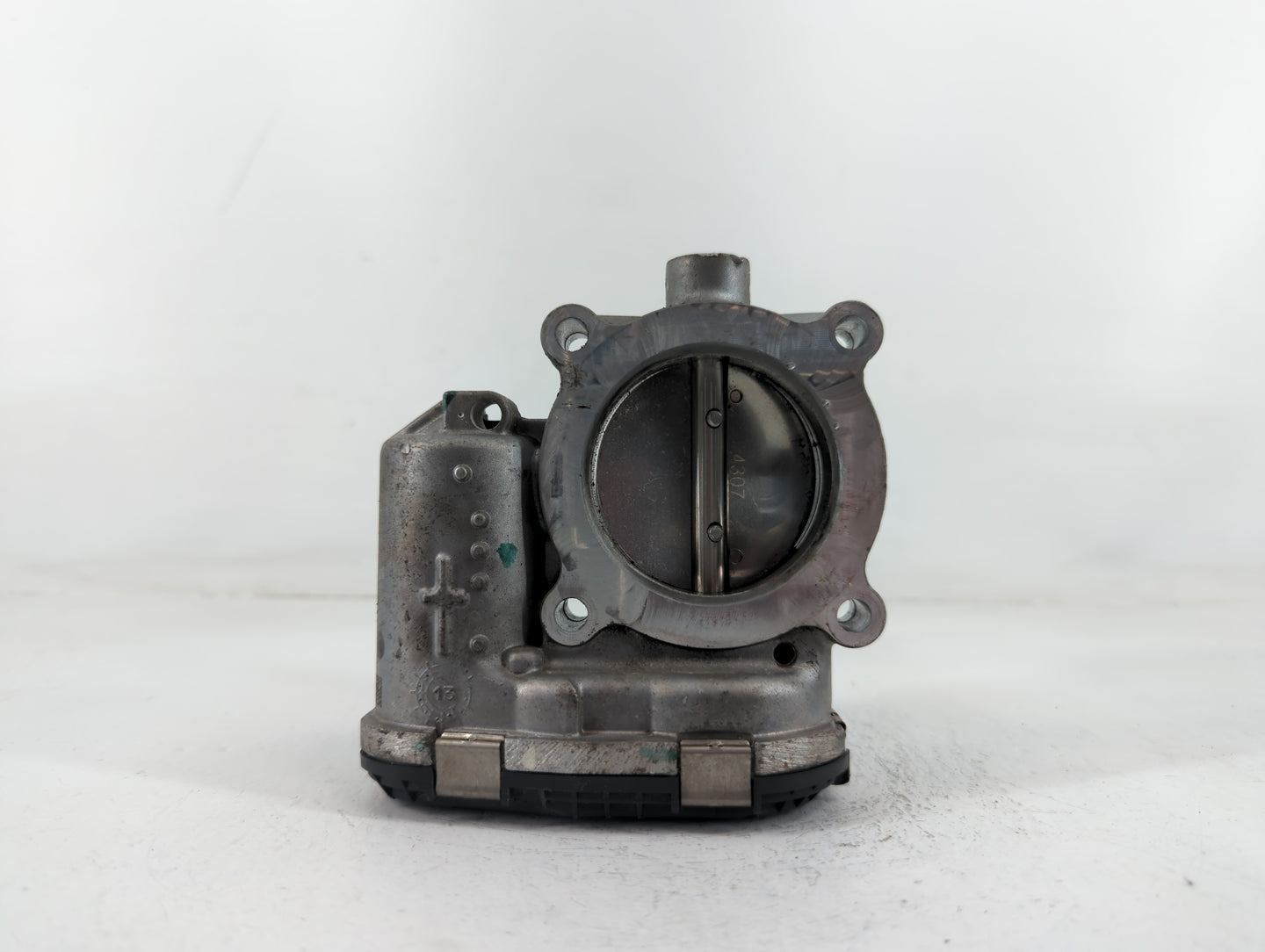 2014-2018 Ford Focus Throttle Body P/N:B33TB DS7E-9F991-BB Fits Fits 2014 2015 2016 2017 2018 2019 2020 2021 2022 OEM Used A