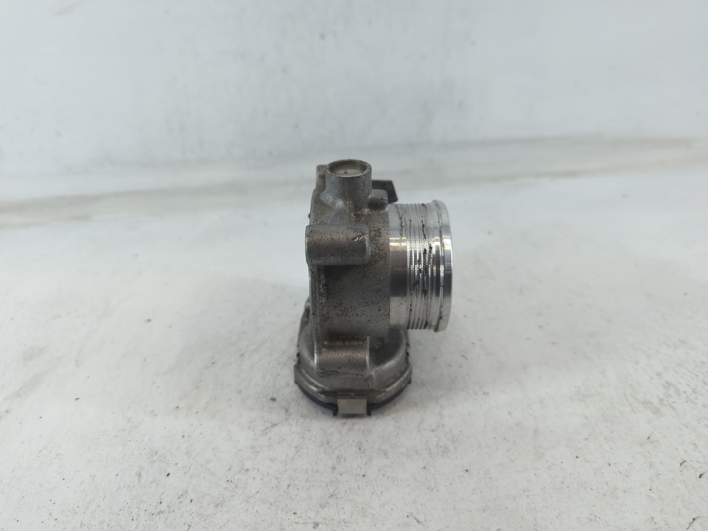 2014-2018 Ford Focus Throttle Body P/N:CF335 DS7E-9F991-BB Fits Fits 2014 2015 2016 2017 2018 2019 2020 2021 2022 OEM Used A