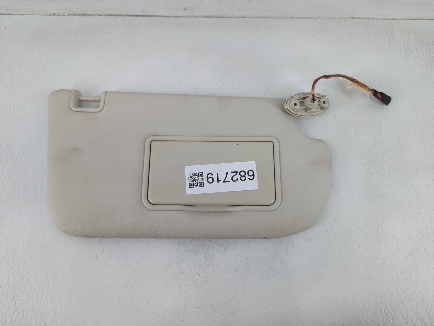 2013-2018 Ford Focus Sun Visor Shade Replacement Passenger Right Mirror Fits Fits 2013 2014 2015 2016 2017 2018 OEM Used Aut