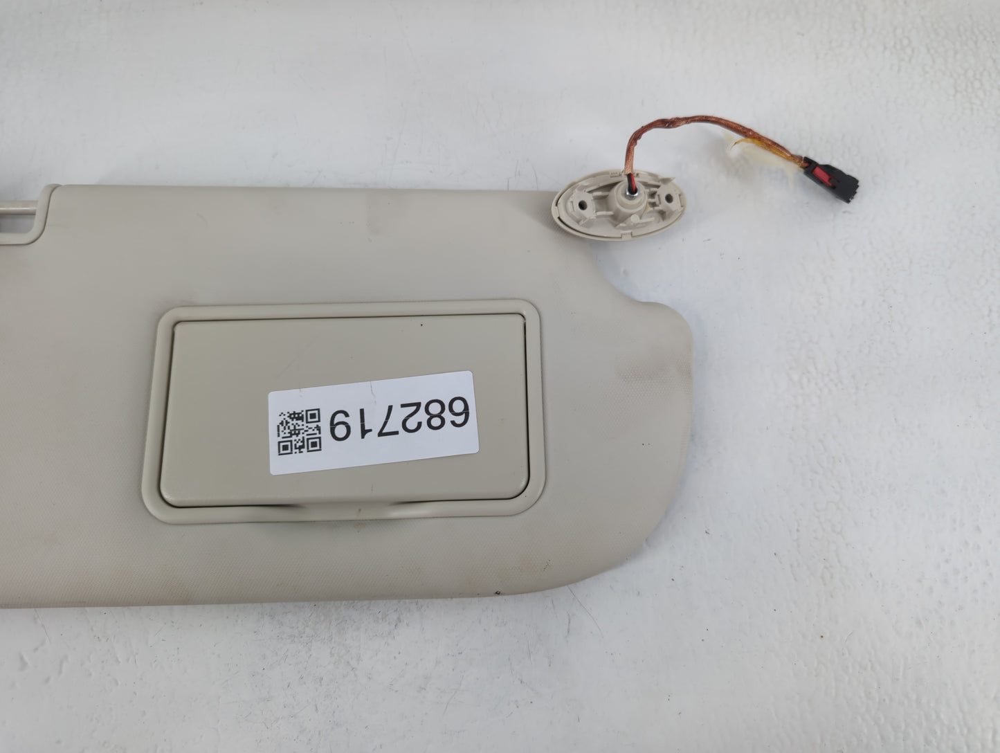2013-2018 Ford Focus Sun Visor Shade Replacement Passenger Right Mirror Fits Fits 2013 2014 2015 2016 2017 2018 OEM Used Aut