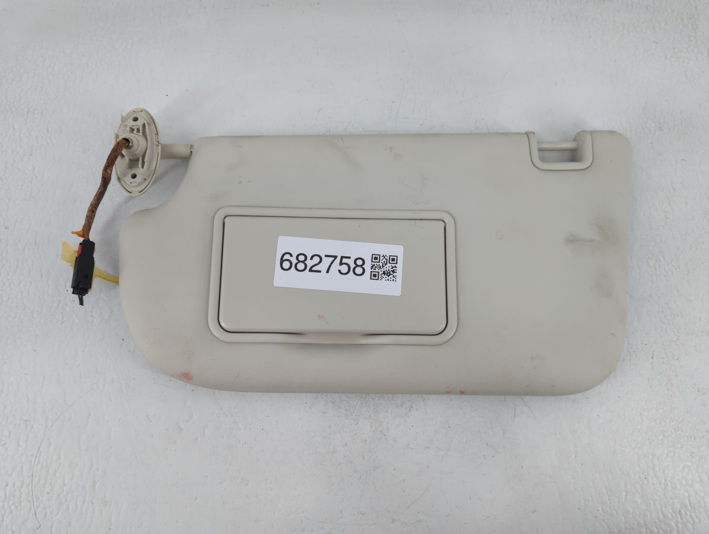 2013-2018 Ford Focus Sun Visor Shade Replacement Driver Left Mirror Fits Fits 2013 2014 2015 2016 2017 2018 OEM Used Auto Pa