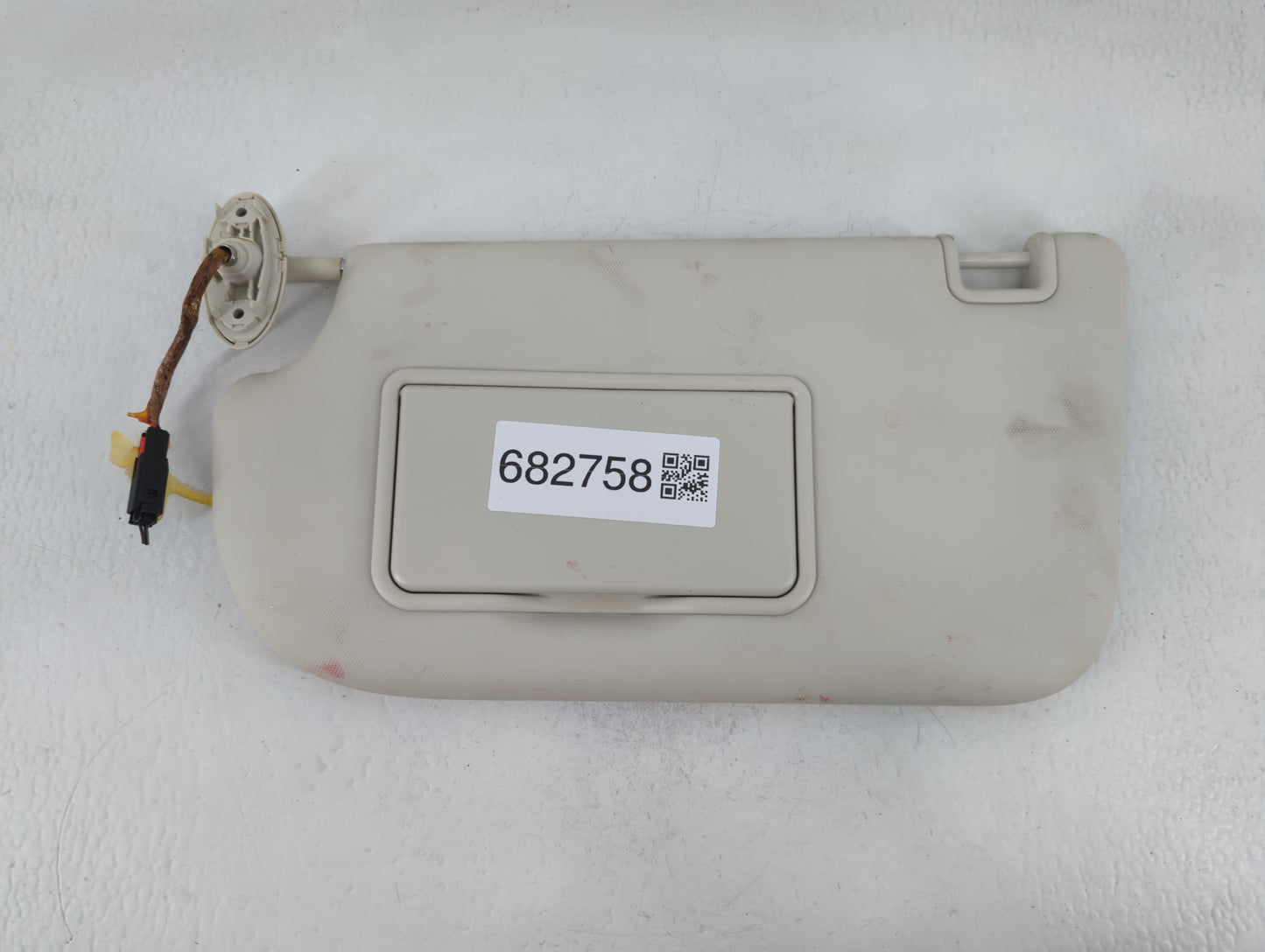 2013-2018 Ford Focus Sun Visor Shade Replacement Driver Left Mirror Fits Fits 2013 2014 2015 2016 2017 2018 OEM Used Auto Pa