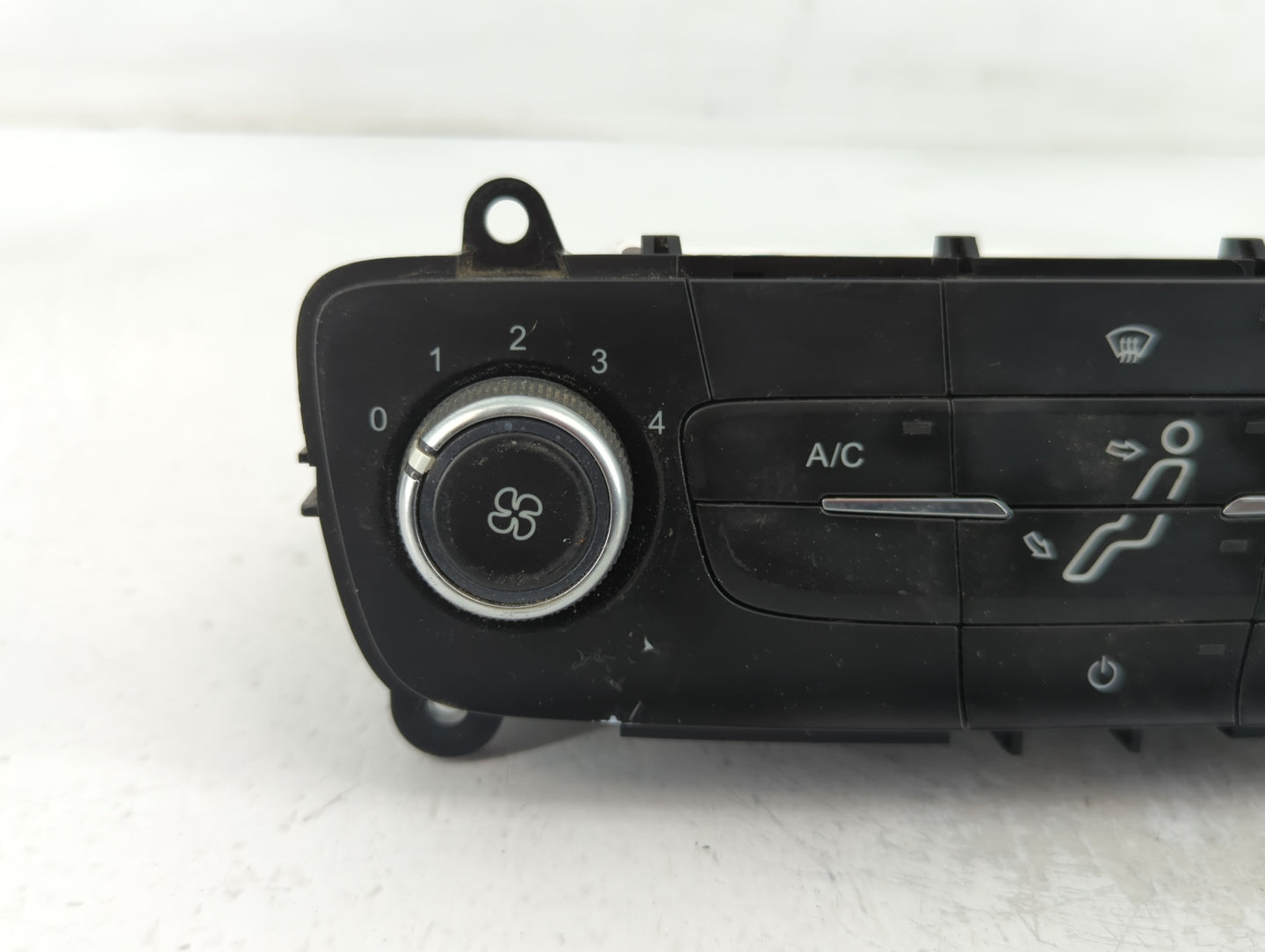 2015-2018 Ford Focus Climate Control Module Temperature AC/Heater Replacement P/N:F1ET-19980-JJ Fits Fits 2015 2016 2017 201
