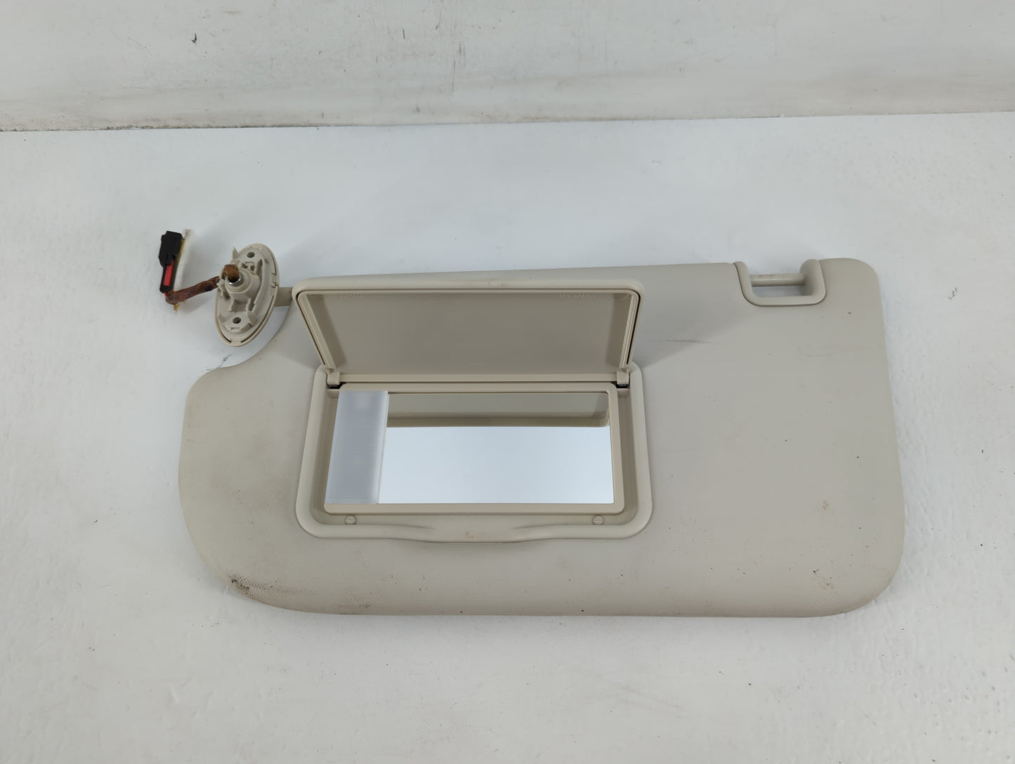 2013-2018 Ford Focus Sun Visor Shade Replacement Driver Left Mirror Fits Fits 2013 2014 2015 2016 2017 2018 OEM Used Auto Pa