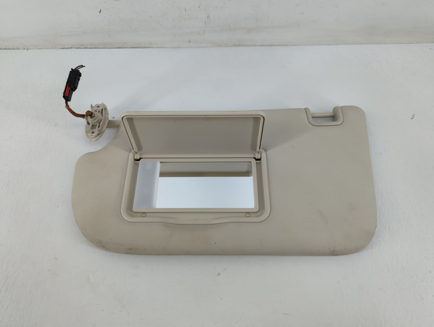 2013-2018 Ford Focus Sun Visor Shade Replacement Driver Left Mirror Fits Fits 2013 2014 2015 2016 2017 2018 OEM Used Auto Pa