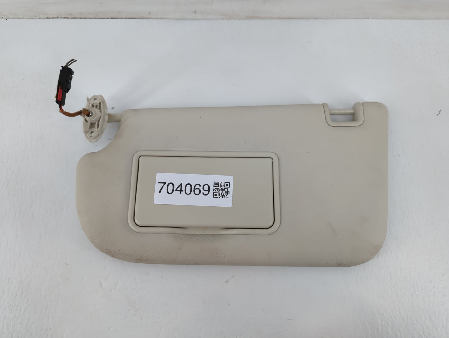 2013-2018 Ford Focus Sun Visor Shade Replacement Driver Left Mirror Fits Fits 2013 2014 2015 2016 2017 2018 OEM Used Auto Pa