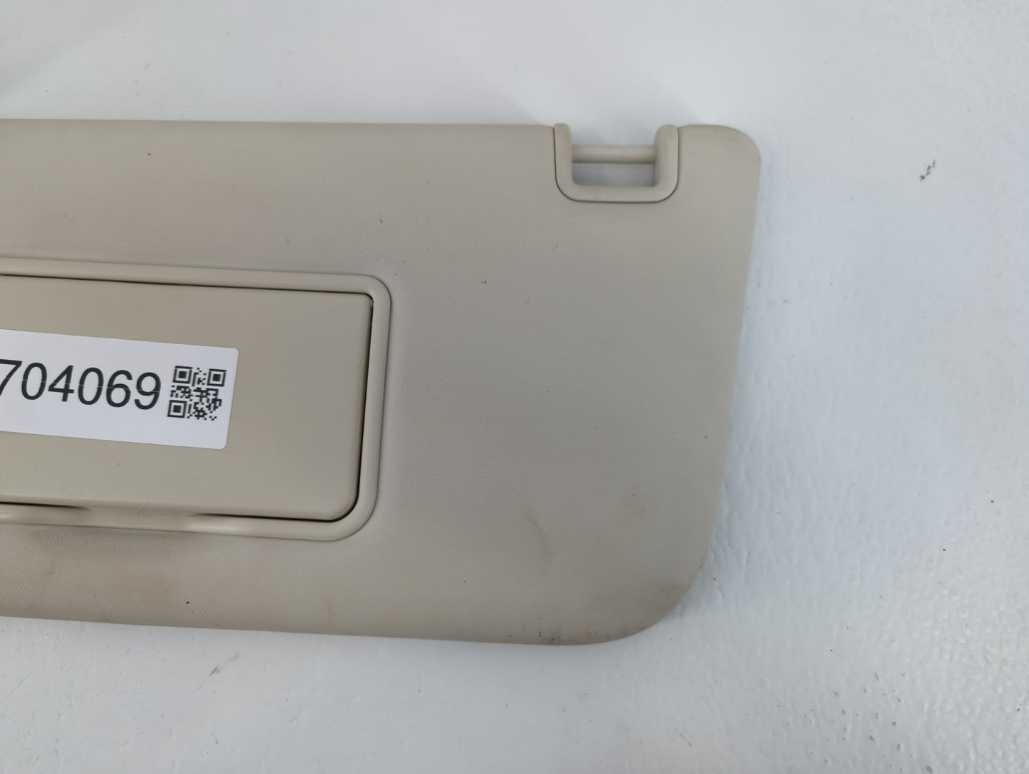 2013-2018 Ford Focus Sun Visor Shade Replacement Driver Left Mirror Fits Fits 2013 2014 2015 2016 2017 2018 OEM Used Auto Pa