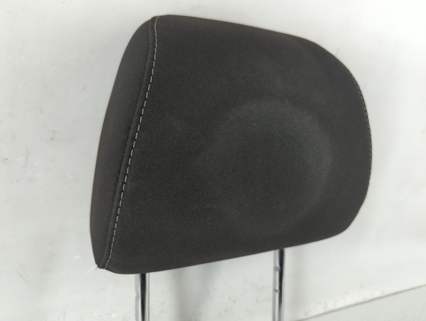 2015-2018 Ford Focus Headrest Head Rest Front Driver Passenger Seat Fits Fits 2015 2016 2017 2018 OEM Used Auto Parts - Oemu