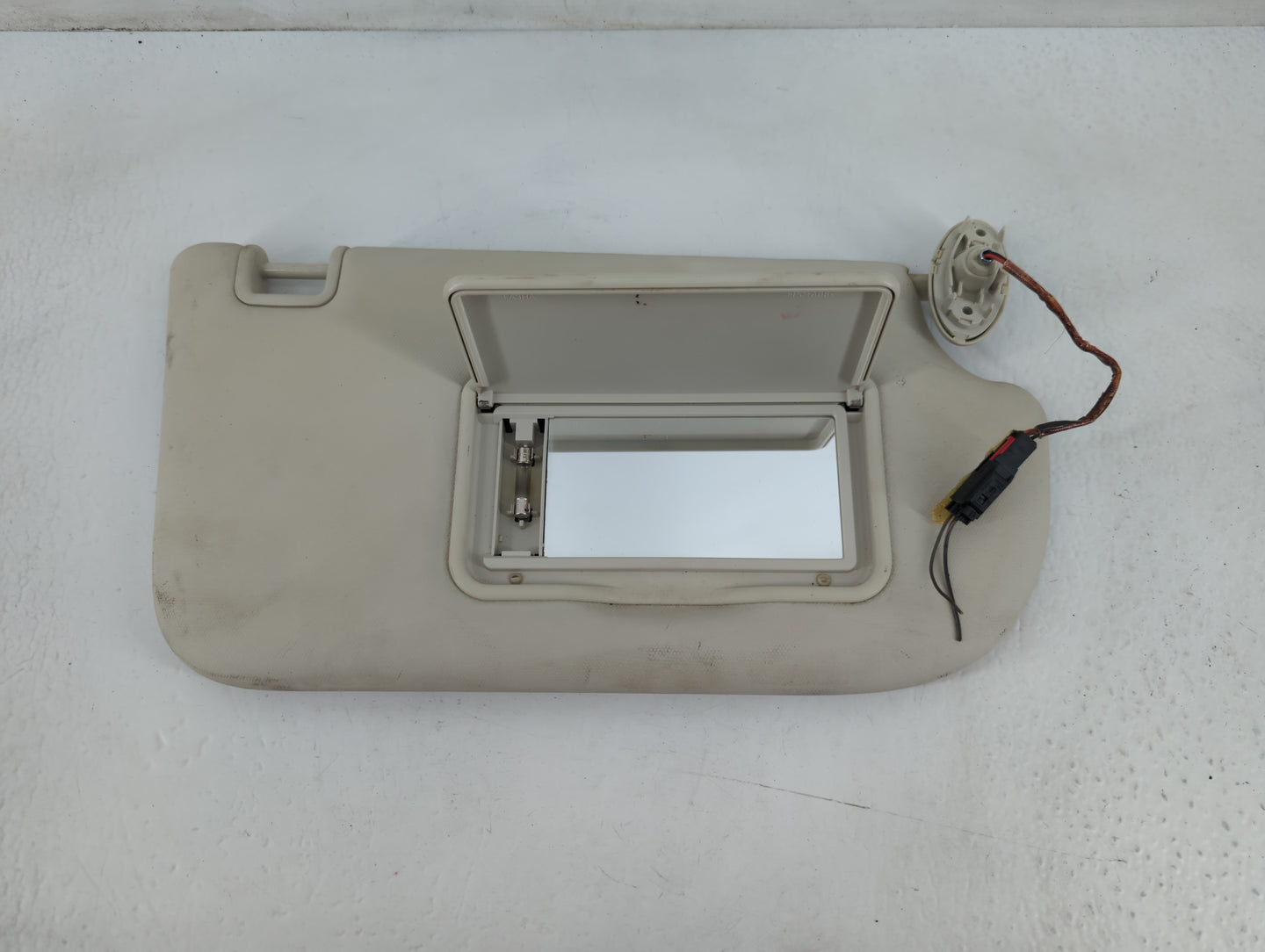 2013-2018 Ford Focus Sun Visor Shade Replacement Passenger Right Mirror Fits Fits 2013 2014 2015 2016 2017 2018 OEM Used Aut