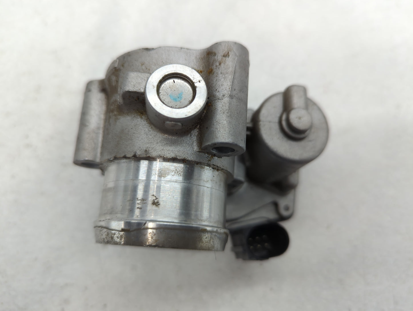 2015-2018 Ford Focus Throttle Body P/N:B18 264 0114 CM5G-9F991-CA Fits Fits 2014 2015 2016 2017 2018 OEM Used Auto Parts - O