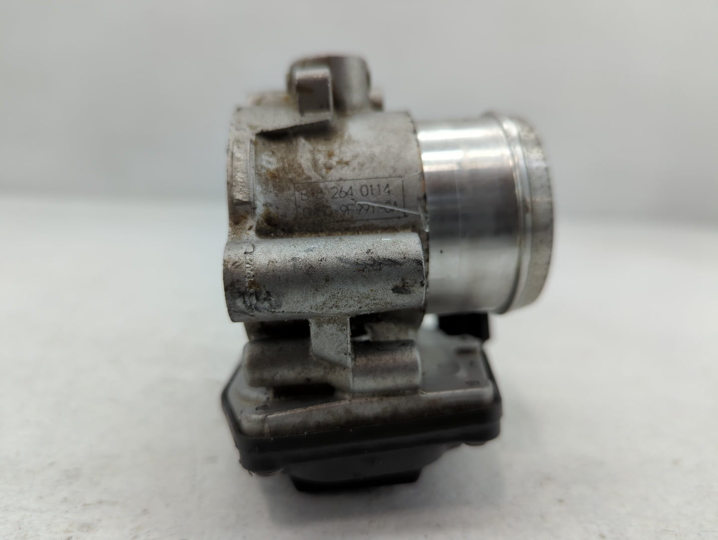 2015-2018 Ford Focus Throttle Body P/N:B18 264 0114 CM5G-9F991-CA Fits Fits 2014 2015 2016 2017 2018 OEM Used Auto Parts - O
