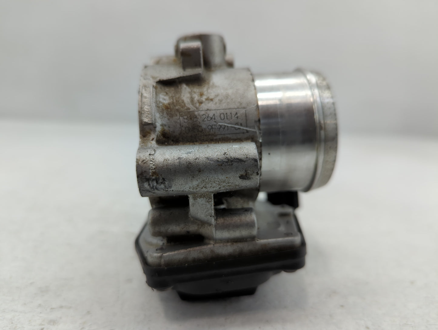 2015-2018 Ford Focus Throttle Body P/N:B18 264 0114 CM5G-9F991-CA Fits Fits 2014 2015 2016 2017 2018 OEM Used Auto Parts - O