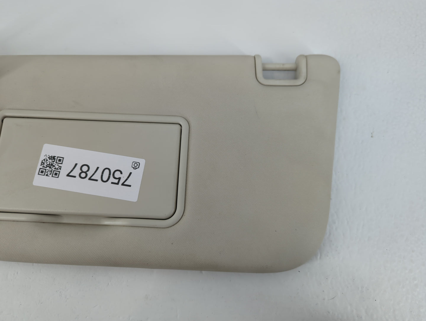 2013-2018 Ford Focus Sun Visor Shade Replacement Driver Left Mirror Fits Fits 2013 2014 2015 2016 2017 2018 OEM Used Auto Pa