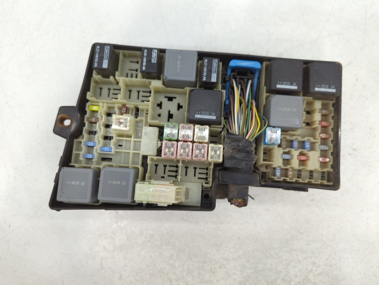 2015 Ford Focus Fusebox Fuse Box Panel Relay Module P/N:AV6T-14A142-AE E00027328 Fits OEM Used Auto Parts - Oemusedautoparts