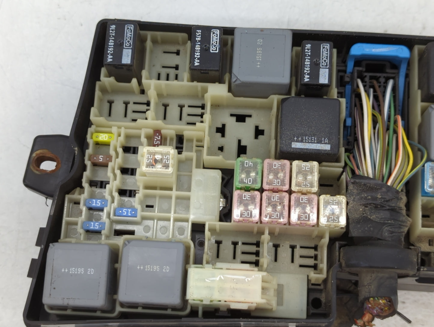 2015 Ford Focus Fusebox Fuse Box Panel Relay Module P/N:AV6T-14A142-AE E00027328 Fits OEM Used Auto Parts - Oemusedautoparts