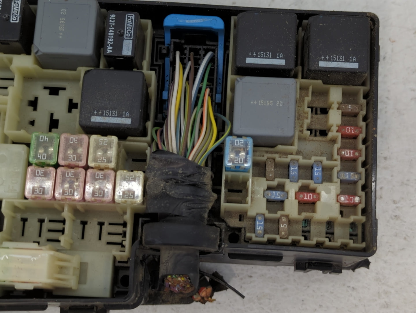 2015 Ford Focus Fusebox Fuse Box Panel Relay Module P/N:AV6T-14A142-AE E00027328 Fits OEM Used Auto Parts - Oemusedautoparts