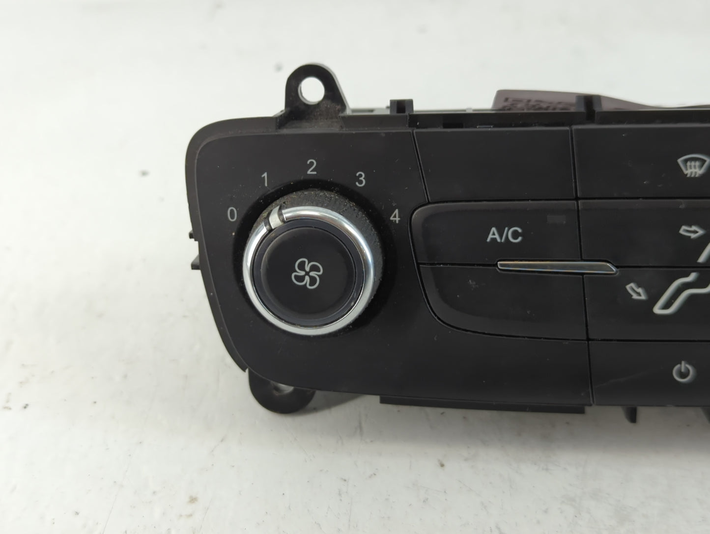 2015-2018 Ford Focus Climate Control Module Temperature AC/Heater Replacement P/N:F1ET-19980-JF Fits Fits 2015 2016 2017 201