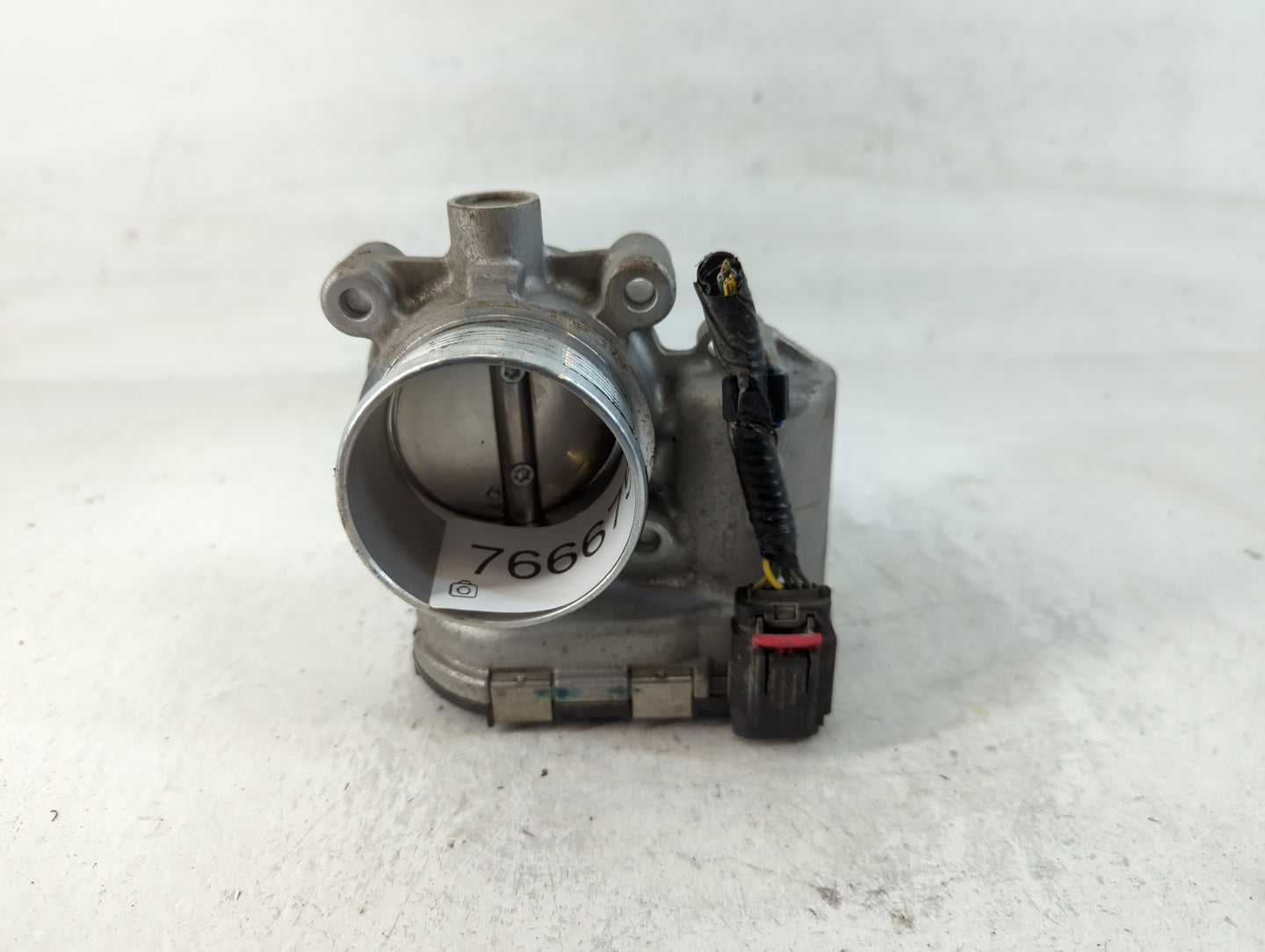 2014-2018 Ford Focus Throttle Body P/N:DS7E-9F991-BB Fits Fits 2014 2015 2016 2017 2018 2019 2020 2021 2022 OEM Used Auto Pa