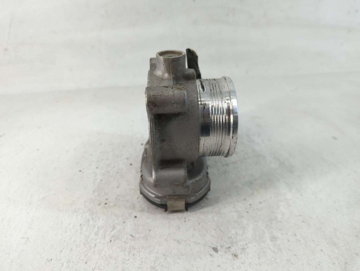 2014-2018 Ford Focus Throttle Body P/N:DS7E-9F991-BB Fits Fits 2014 2015 2016 2017 2018 2019 2020 2021 2022 OEM Used Auto Pa
