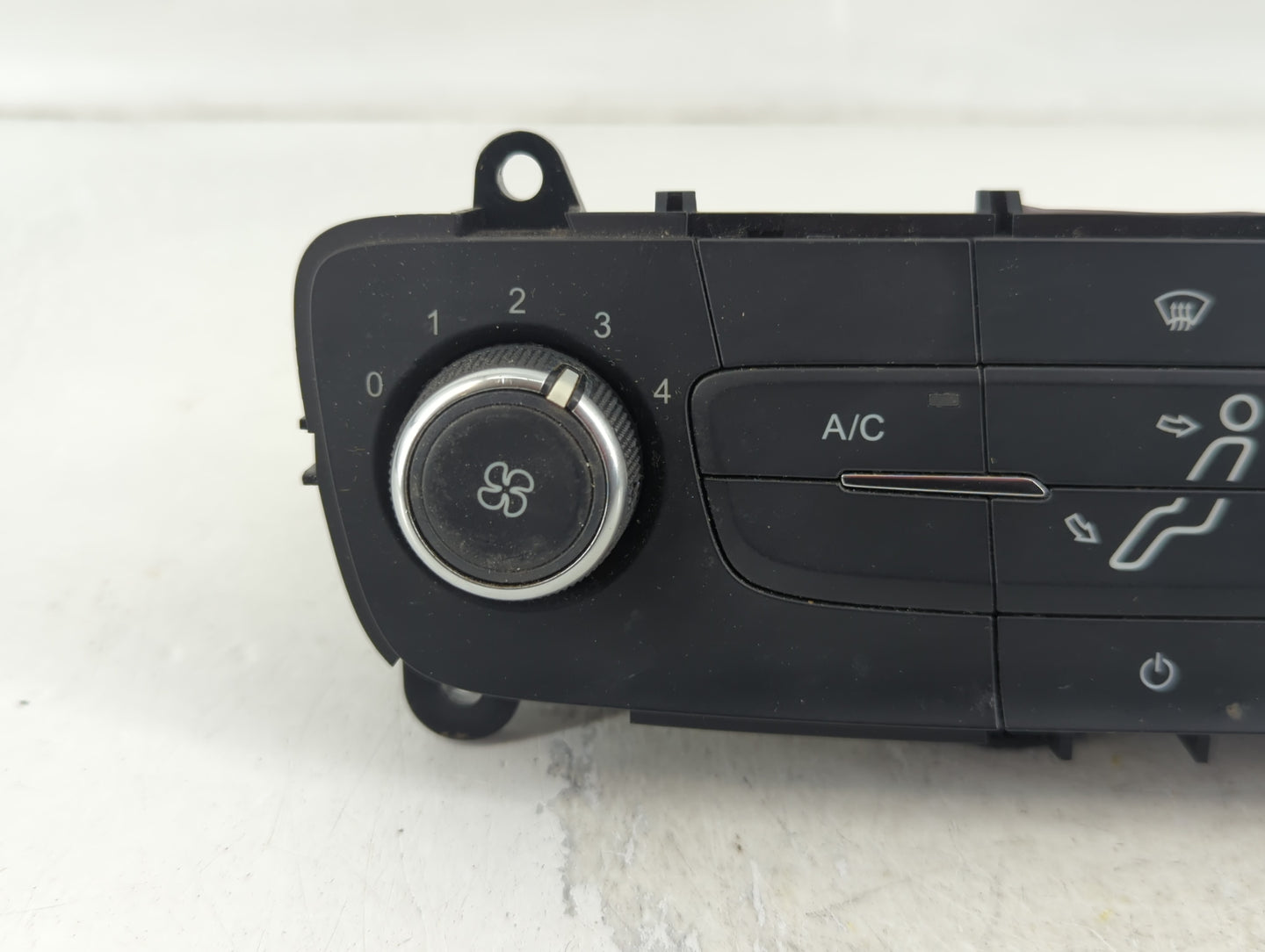 2015-2018 Ford Focus Climate Control Module Temperature AC/Heater Replacement P/N:E1108075 P 17011887-01 Fits OEM Used Auto 
