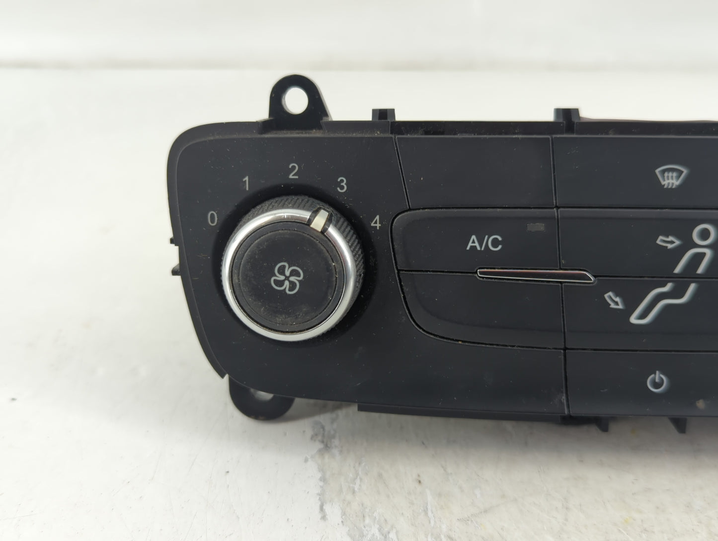 2015-2018 Ford Focus Climate Control Module Temperature AC/Heater Replacement P/N:E1108075 P 17011887-01 Fits OEM Used Auto 