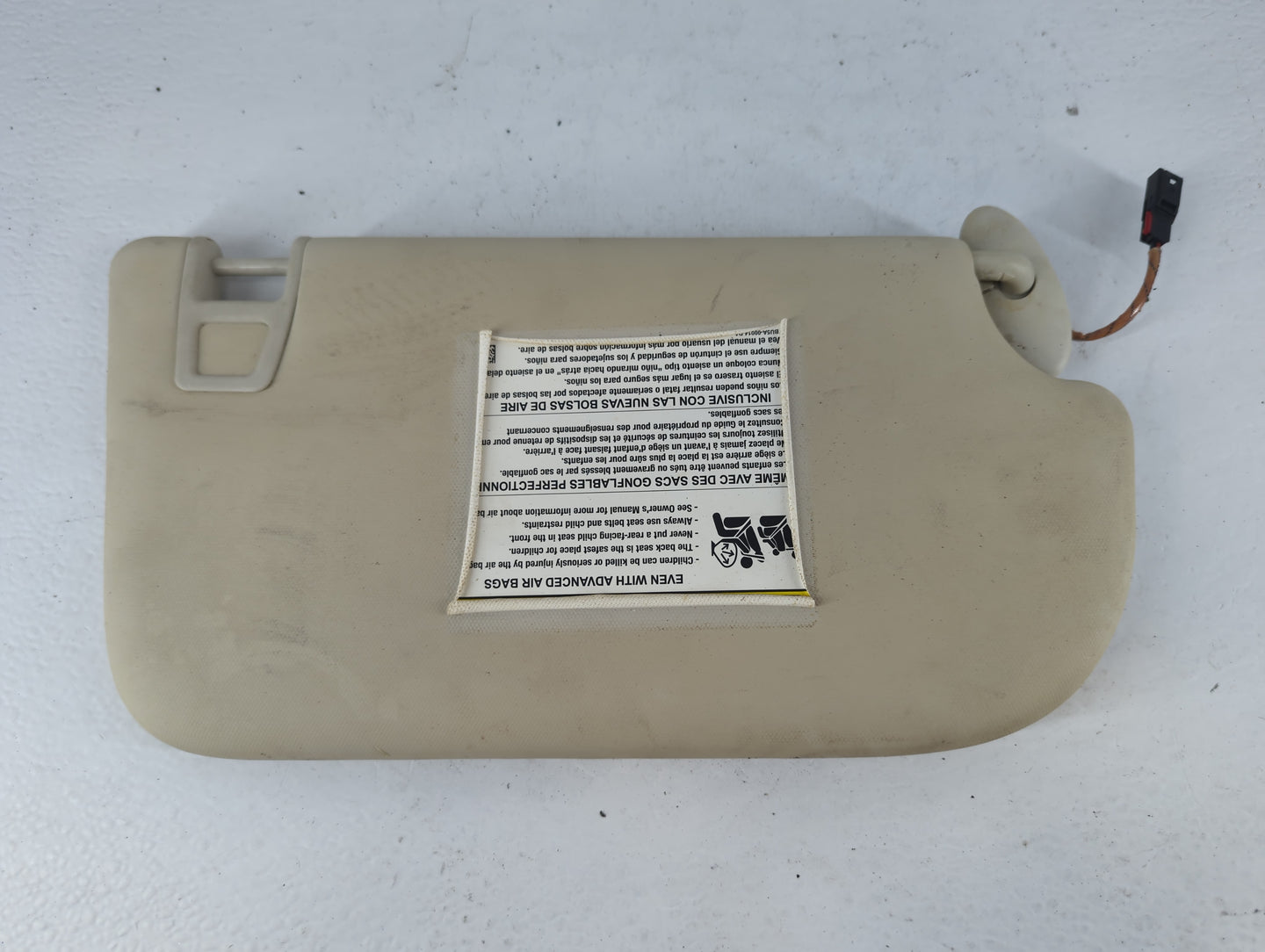 2013-2018 Ford Focus Sun Visor Shade Replacement Driver Left Mirror Fits Fits 2013 2014 2015 2016 2017 2018 OEM Used Auto Pa