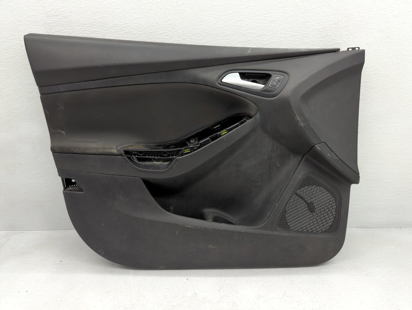 2015 Ford Focus Front Right Passenger Interior Door Panel Trim - Oemusedautoparts1.com