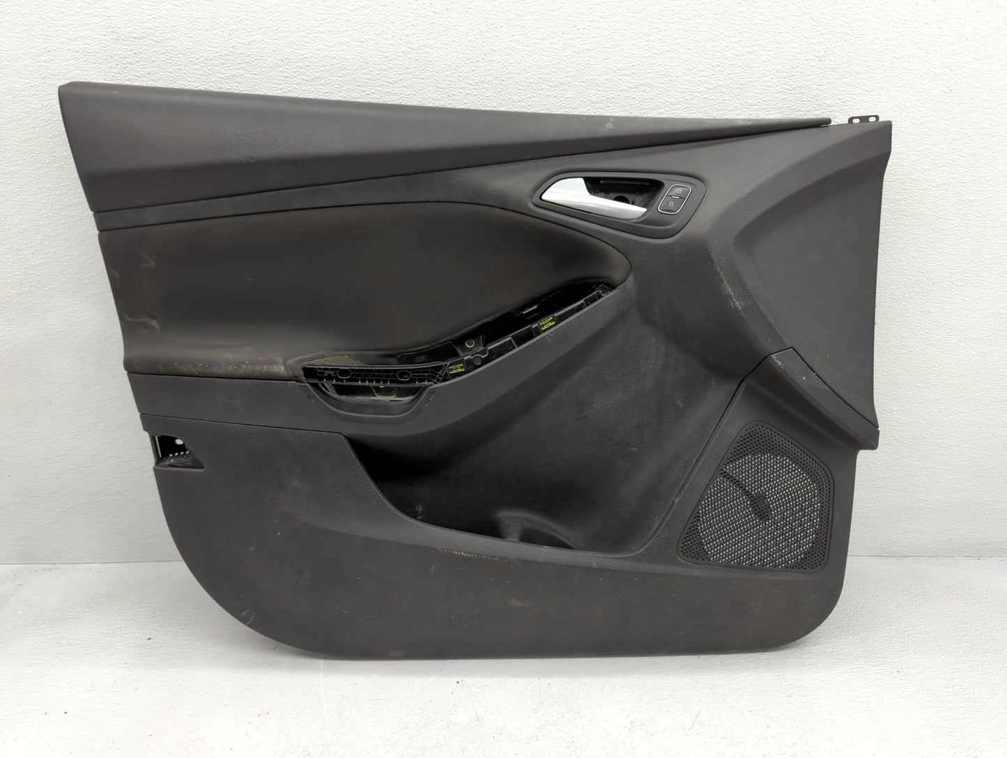 2015 Ford Focus Front Right Passenger Interior Door Panel Trim - Oemusedautoparts1.com