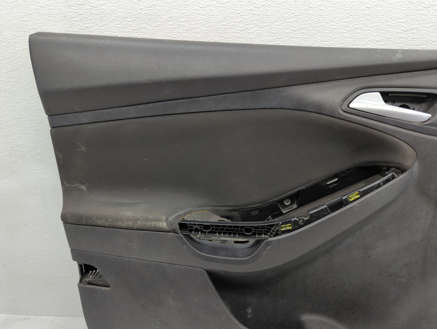 2015 Ford Focus Front Right Passenger Interior Door Panel Trim - Oemusedautoparts1.com