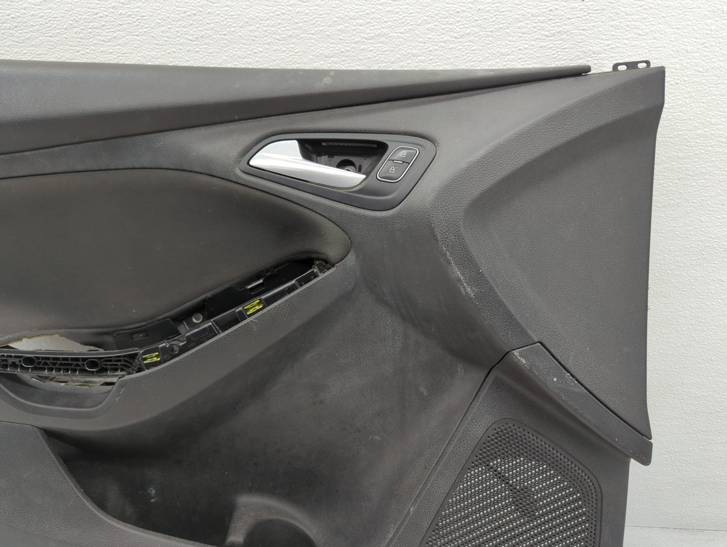 2015 Ford Focus Front Right Passenger Interior Door Panel Trim - Oemusedautoparts1.com