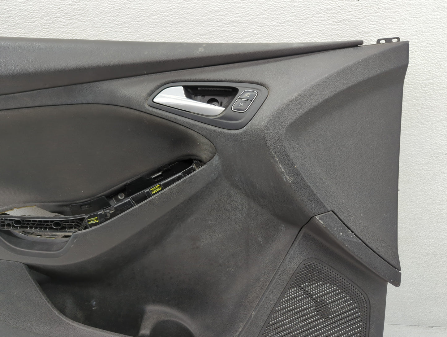 2015 Ford Focus Front Right Passenger Interior Door Panel Trim - Oemusedautoparts1.com