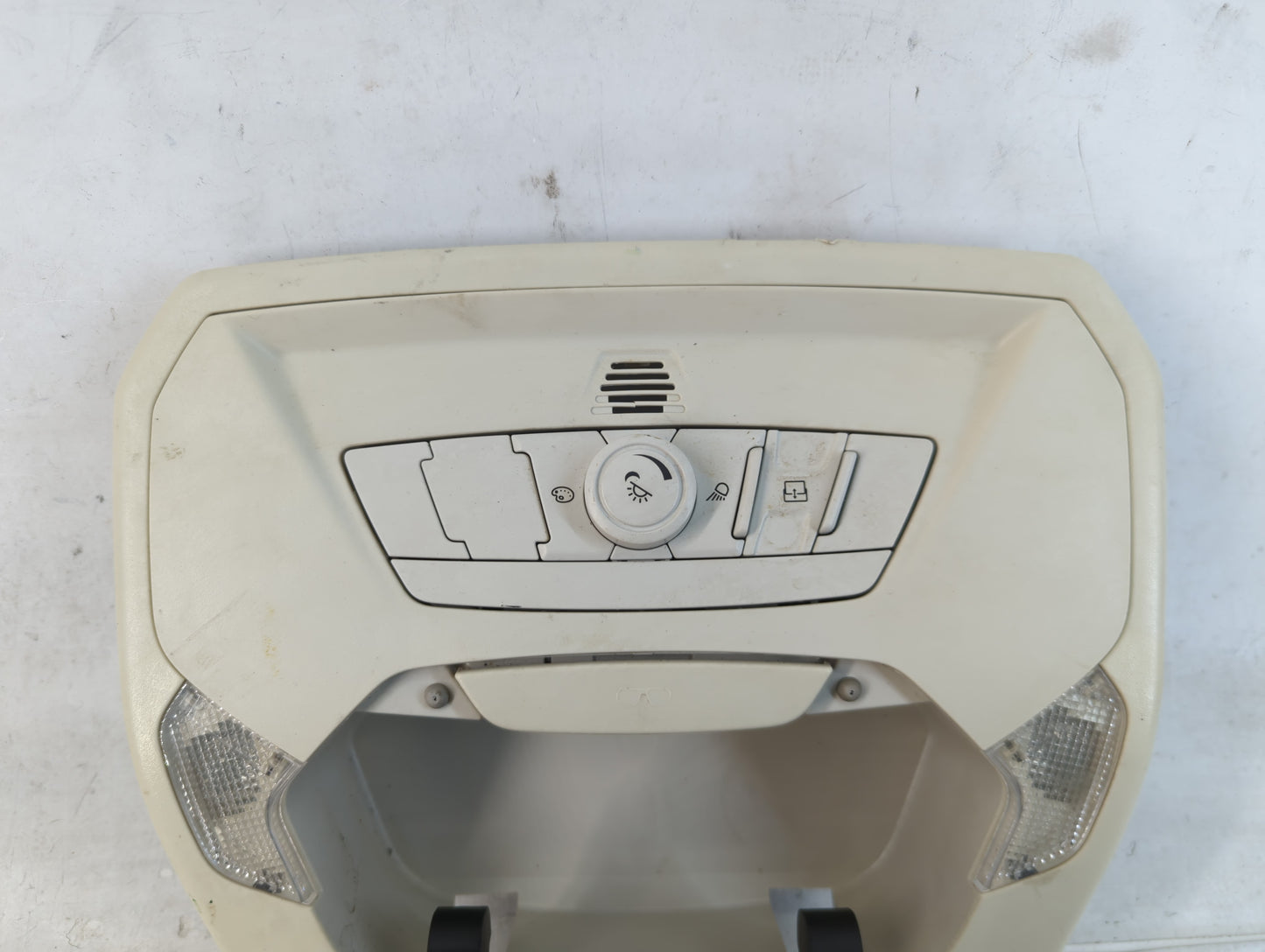 2015-2018 Ford Focus Center Floor Console P/N:156060720 Fits Fits 2015 2016 2017 2018 OEM Used Auto Parts - Oemusedautoparts