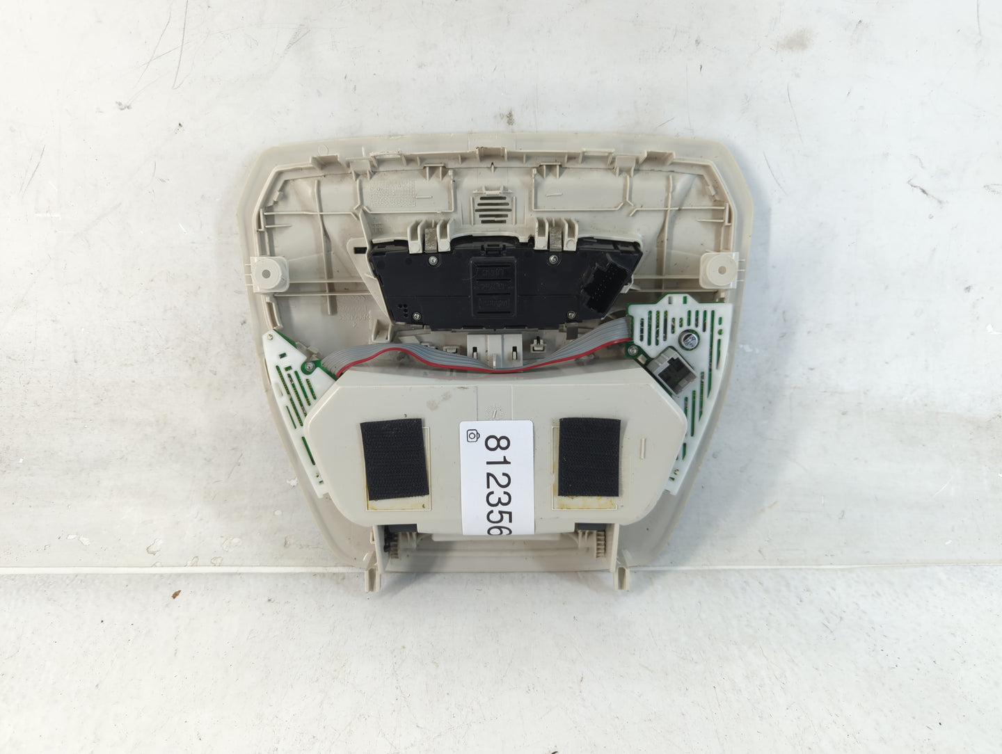2015-2018 Ford Focus Center Floor Console P/N:156060720 Fits Fits 2015 2016 2017 2018 OEM Used Auto Parts - Oemusedautoparts