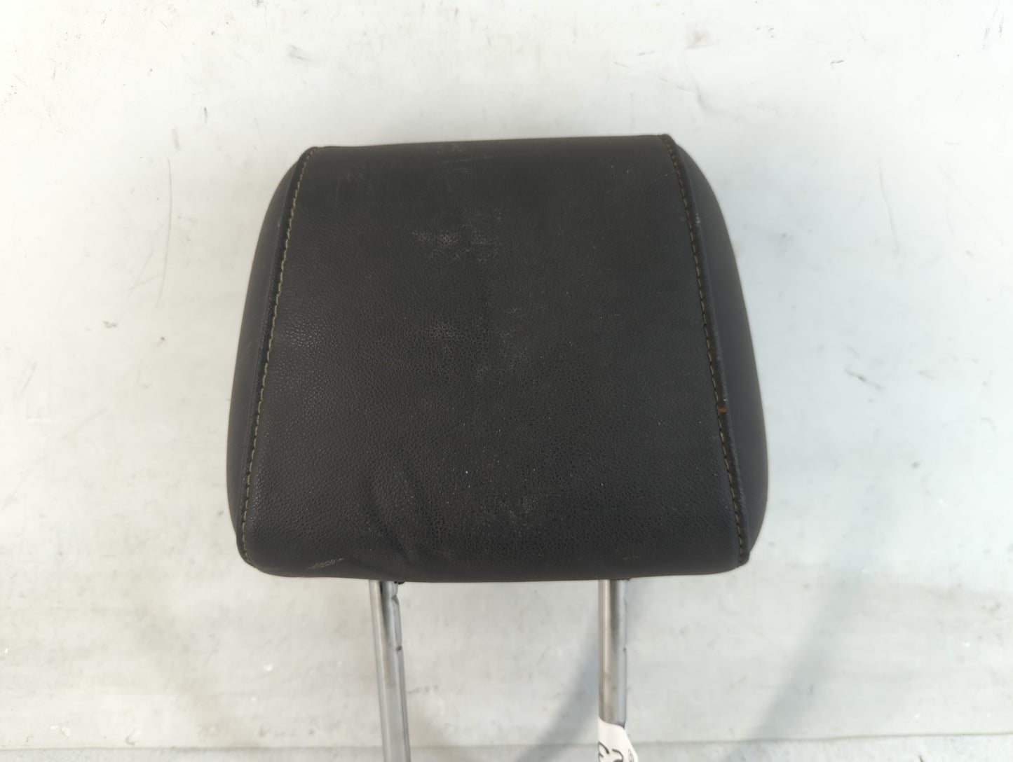 2015-2018 Ford Focus Headrest Head Rest Front Driver Passenger Seat Fits Fits 2015 2016 2017 2018 OEM Used Auto Parts - Oemu