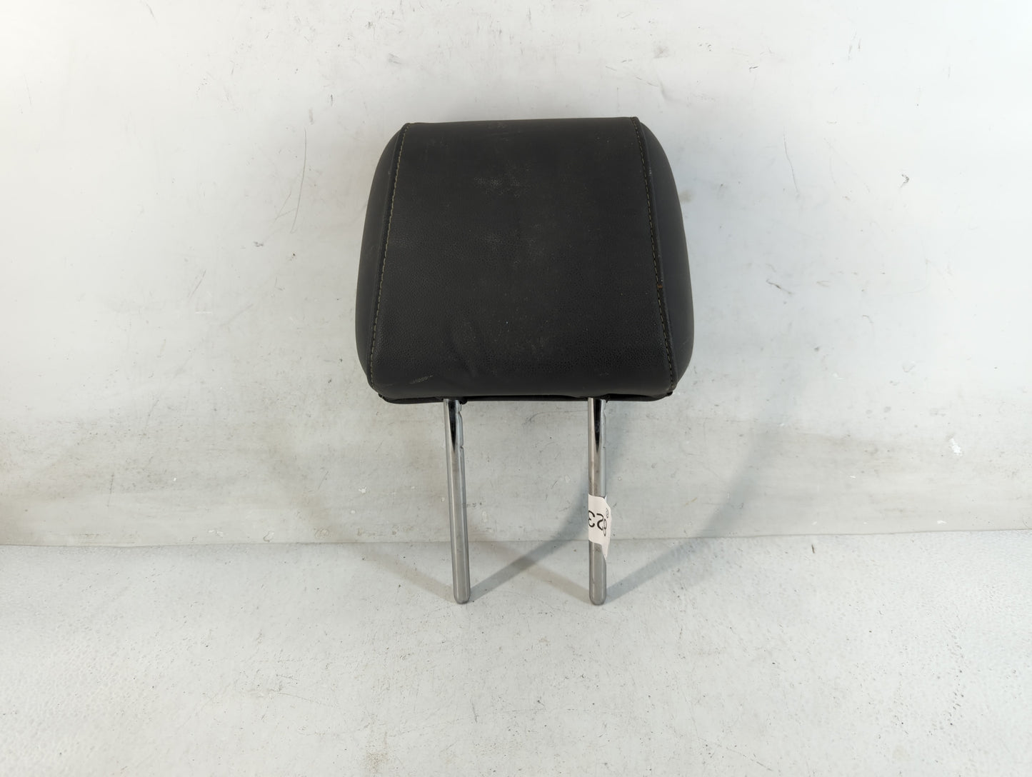2015-2018 Ford Focus Headrest Head Rest Front Driver Passenger Seat Fits Fits 2015 2016 2017 2018 OEM Used Auto Parts - Oemu