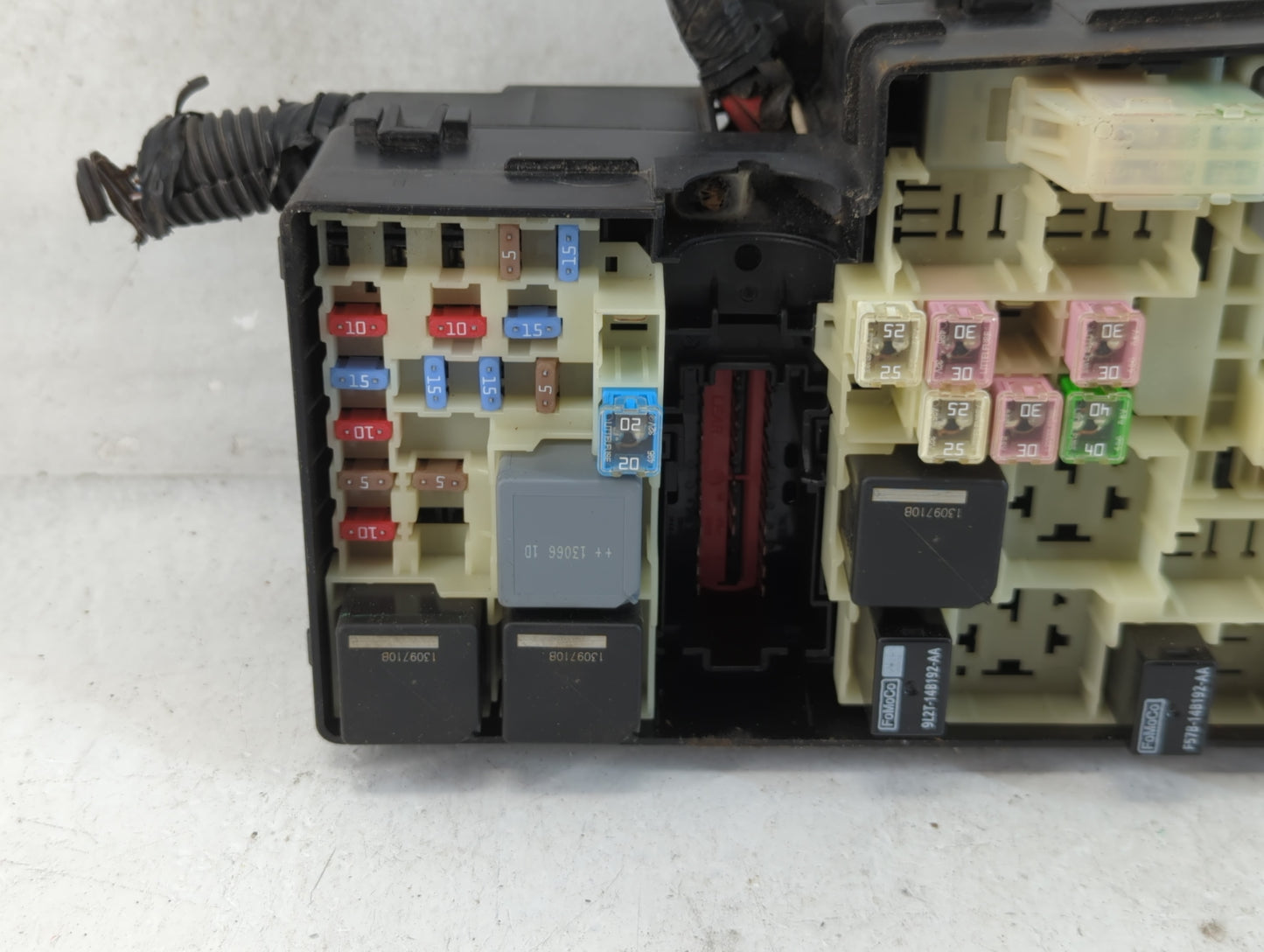 2015 Ford Focus Fusebox Fuse Box Panel Relay Module P/N:AV6T-14A076-AB Fits OEM Used Auto Parts - Oemusedautoparts1.com