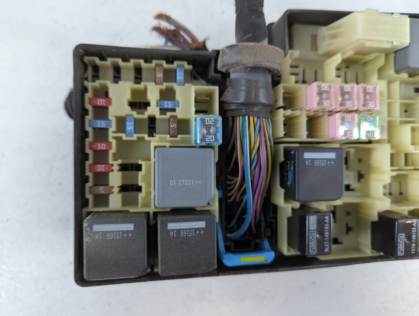 2015 Ford Focus Fusebox Fuse Box Panel Relay Module P/N:AV6T 14A067 AD Fits OEM Used Auto Parts - Oemusedautoparts1.com