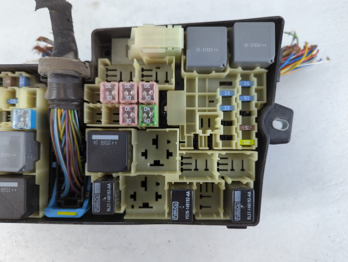 2015 Ford Focus Fusebox Fuse Box Panel Relay Module P/N:AV6T 14A067 AD Fits OEM Used Auto Parts - Oemusedautoparts1.com