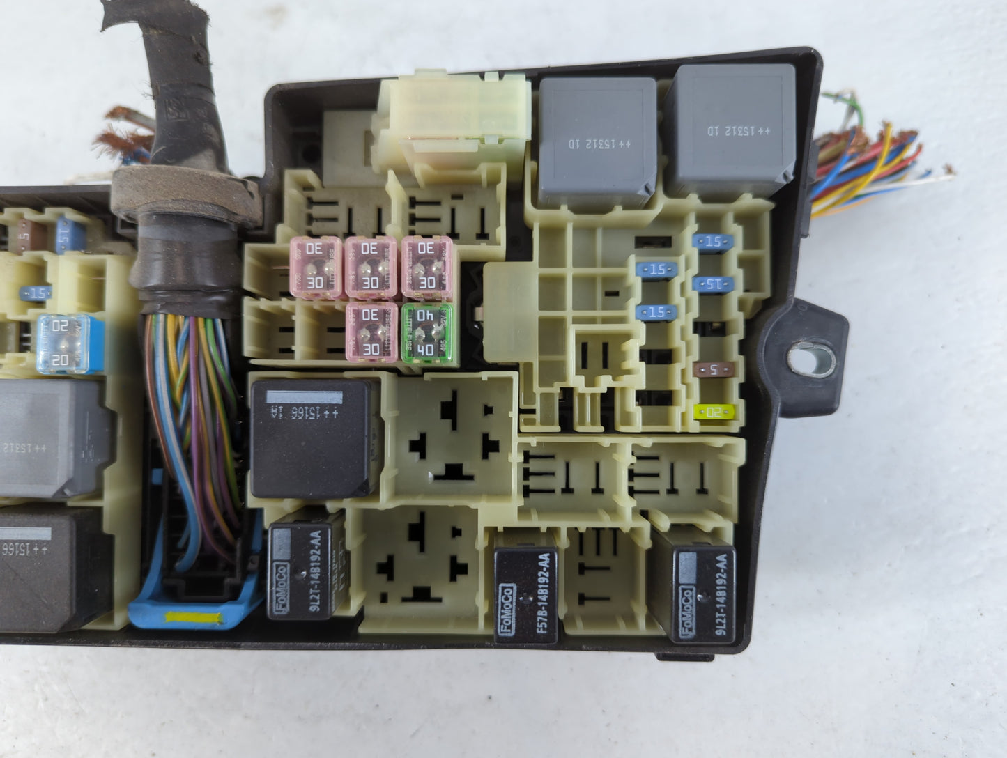 2015 Ford Focus Fusebox Fuse Box Panel Relay Module P/N:AV6T 14A067 AD Fits OEM Used Auto Parts - Oemusedautoparts1.com