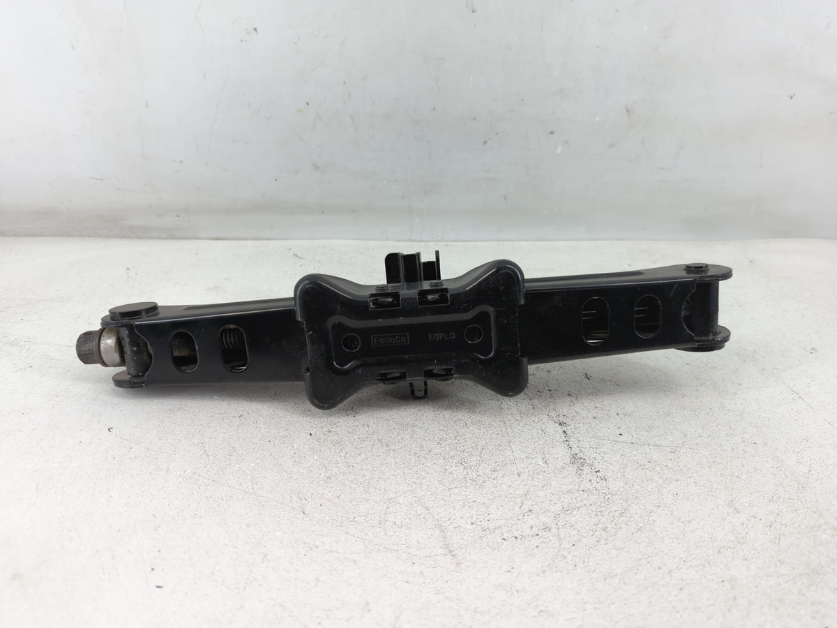 2015 Ford Fusion Spare Scissor Car Jack 1068496 - Oemusedautoparts1.com