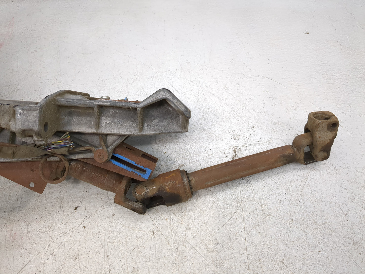 2014-2016 Ford Fusion A/t Power Steering Column With Motor 1104860 - Oemusedautoparts1.com