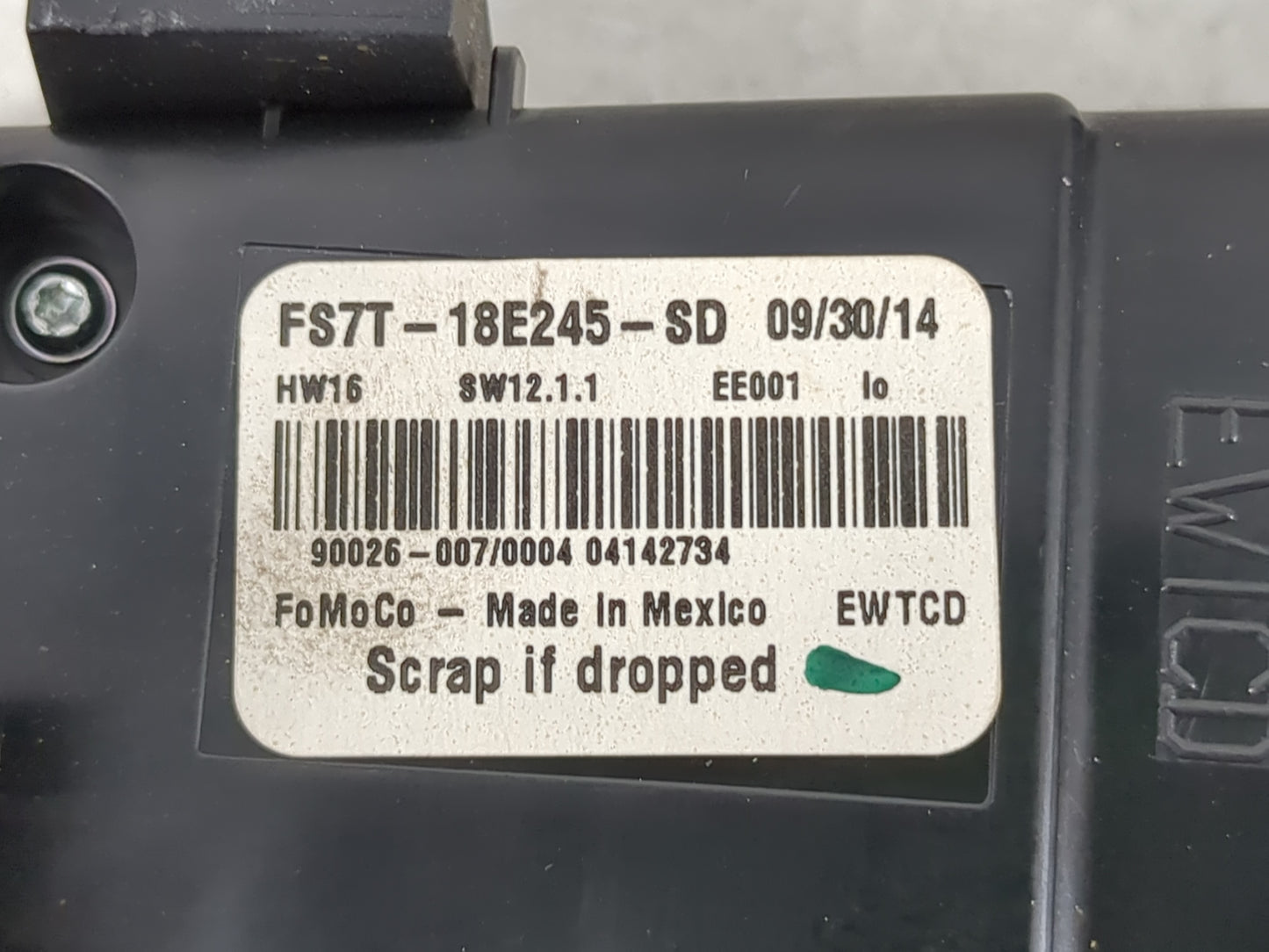 2015 Ford Fusion Radio AM FM Cd Player Receiver Replacement P/N:FS7T-18E245-SD FS7T-18E245-PD Fits OEM Used Auto Parts - Oem