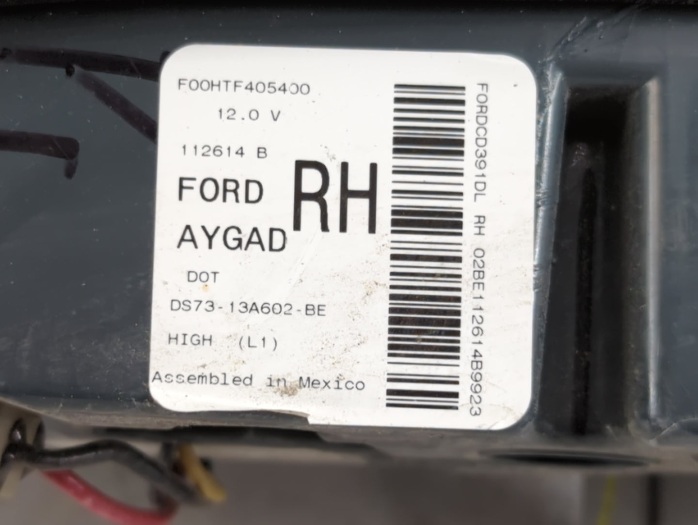 2013-2016 Ford Fusion Tail Light Assembly Passenger Right OEM P/N:DS73-13A602-BE Fits Fits 2013 2014 2015 2016 OEM Used Auto