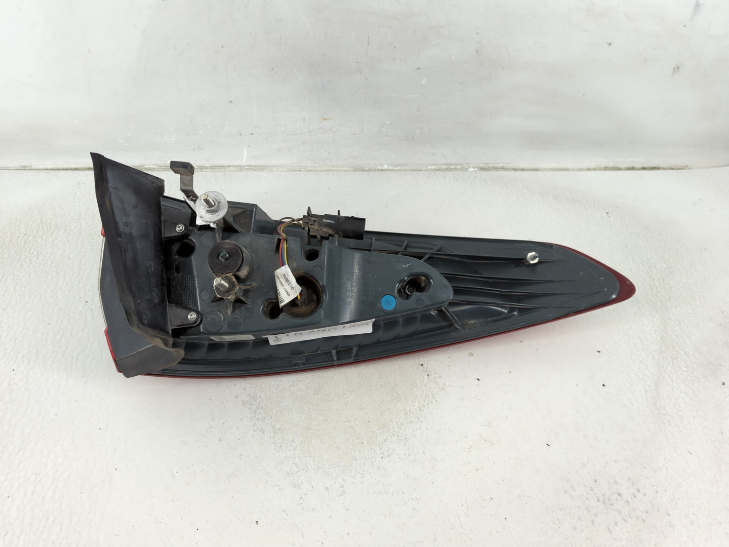 2013-2016 Ford Fusion Tail Light Assembly Passenger Right OEM P/N:DS73-13404-BL Fits Fits 2013 2014 2015 2016 OEM Used Auto 