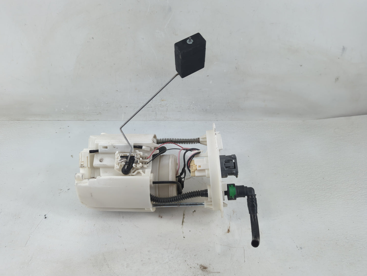 2013-2020 Ford Fusion Electrical Gas Fuel Pump Assembly - Oemusedautoparts1.com