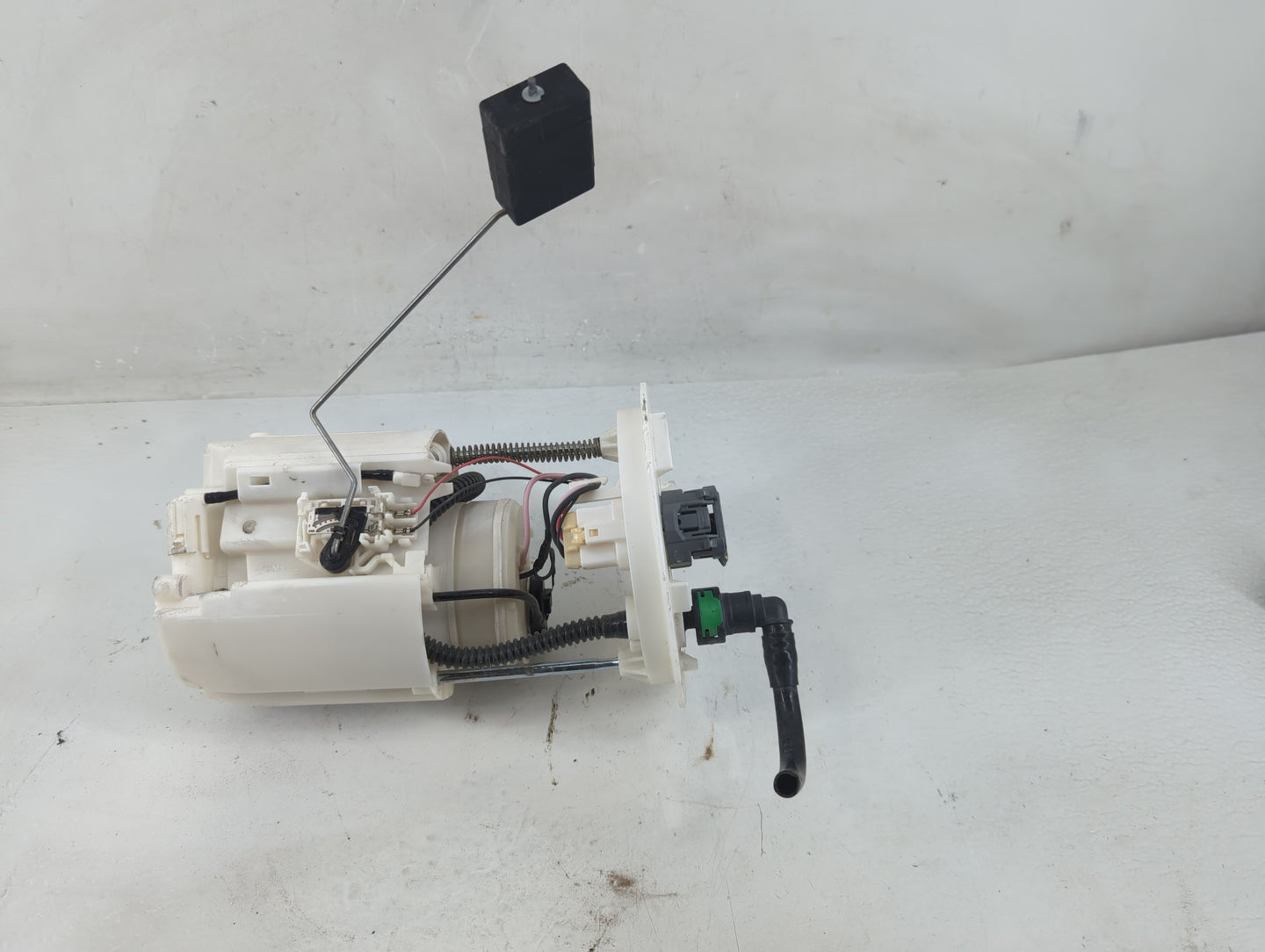 2013-2020 Ford Fusion Electrical Gas Fuel Pump Assembly - Oemusedautoparts1.com
